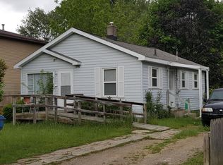 93 Peony St SW, Grand Rapids, MI 49548