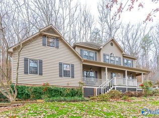 4031 Fall Bluff Dr SW, Decatur, AL 35603