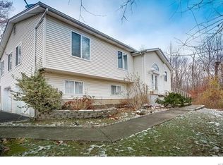 13 Aron Ct, Spring Valley, NY 10977