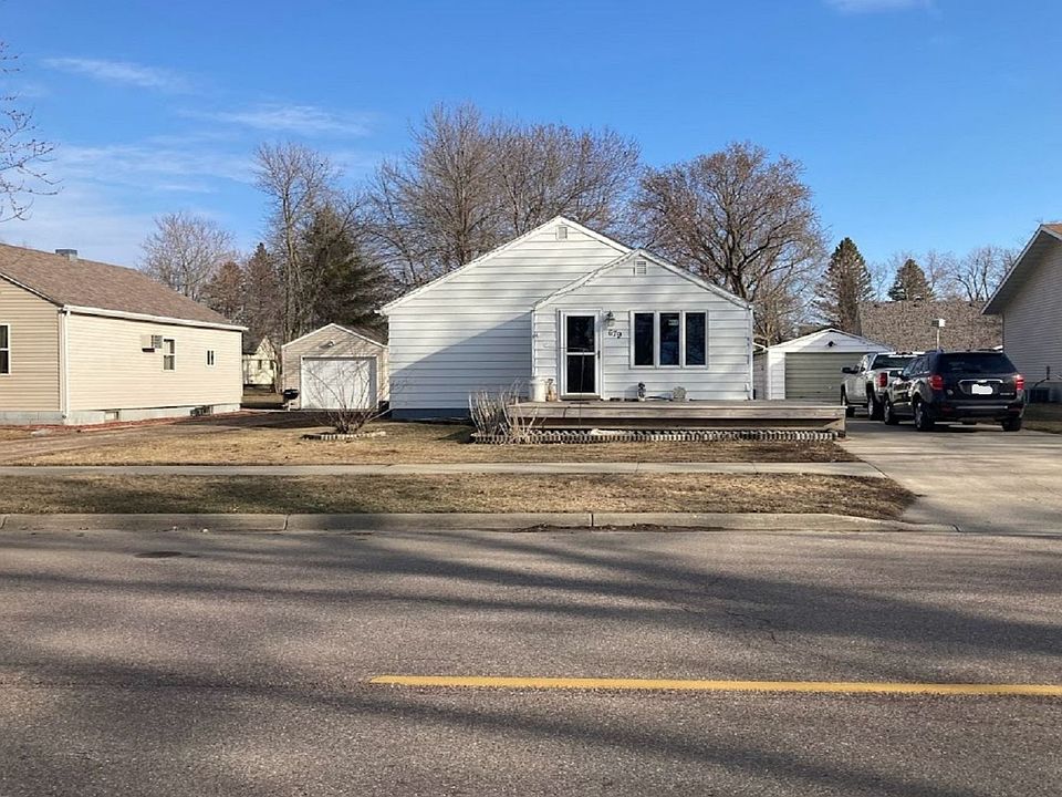 1st image of 679 2nd Ave