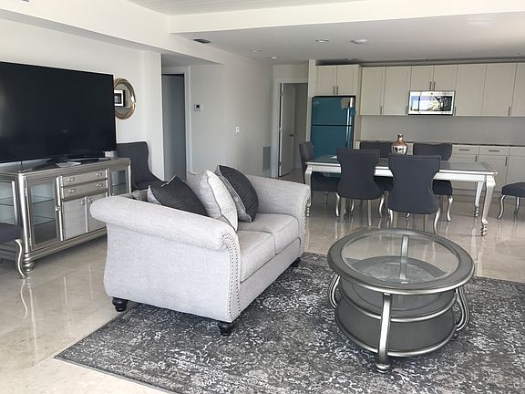 4th image of 482 Summerland Rd Penthouse 3