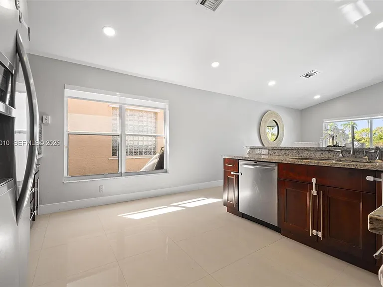 18061 SW 33rd St — Photo 19