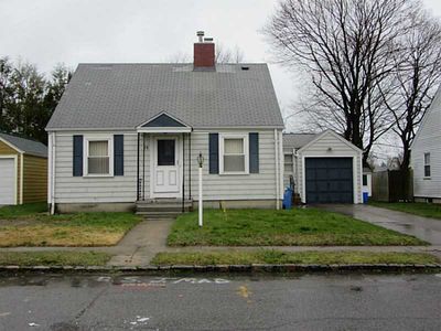 28 Community Dr, Cranston, RI, 02905