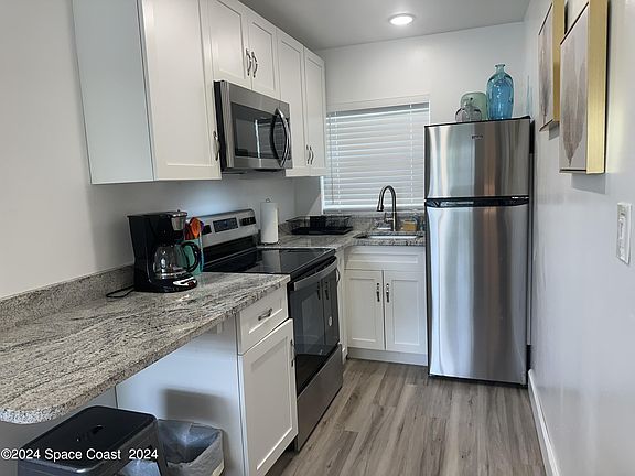 4th image of 304 Johnson Ave #3