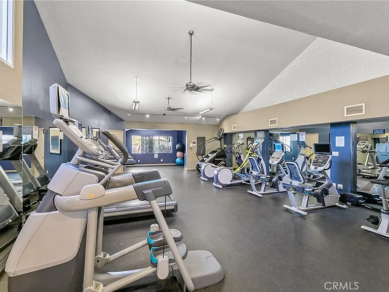 5500 Owensmouth Ave #317 — Photo 21