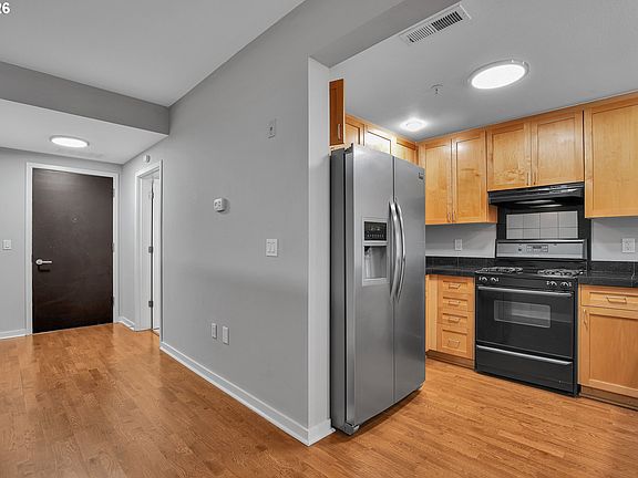 4th image of 327 NW Park Ave APT 3B