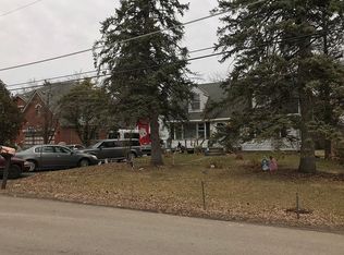 6721 Crest Rd, Darien, IL 60561