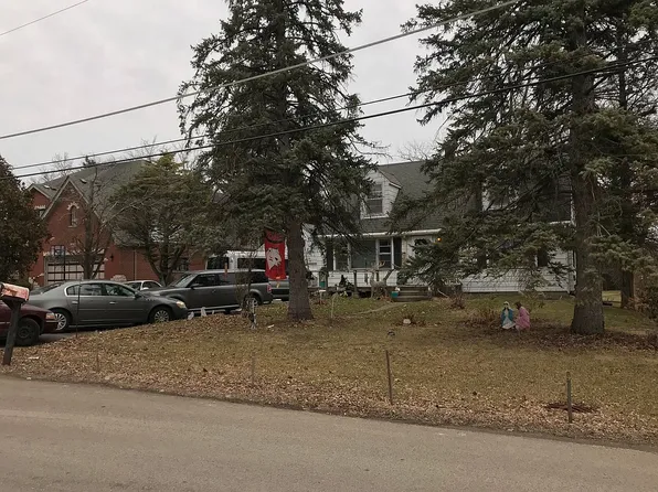 6721 Crest Rd, Darien, IL 60561