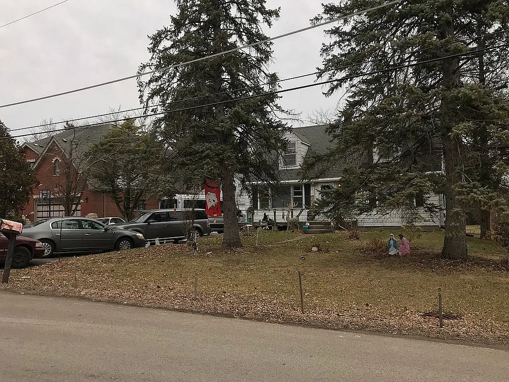 6721 Crest Rd photo 1