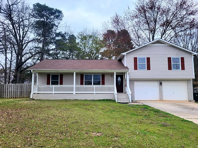 115 Sabel Cir — Photo 2
