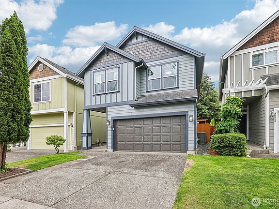2nd image of 4304 NE 57th Place