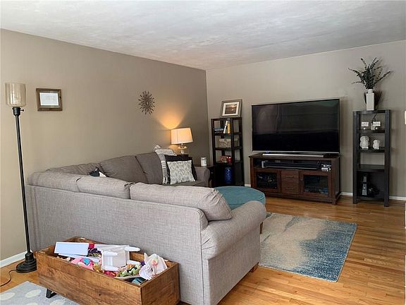 3rd image of 41 Ellison Ave