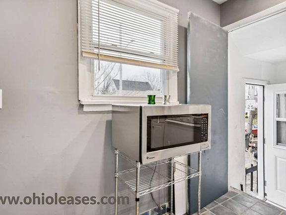 5th image of 17632 S Miles Rd