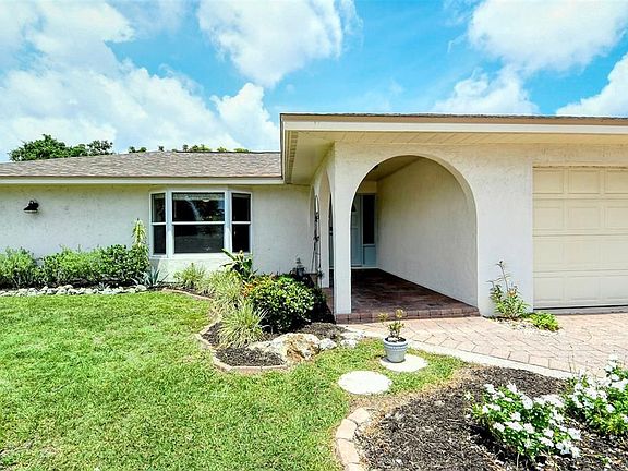 4th image of 3244 Kenmore Dr
