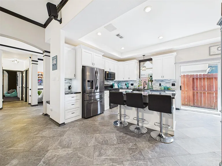 203 Las Brisas St — Photo 11