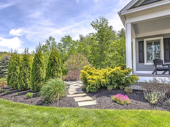 3rd image of 84 Magnolia Lane