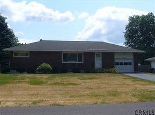 17 Rosemary Dr, Albany, NY 12211