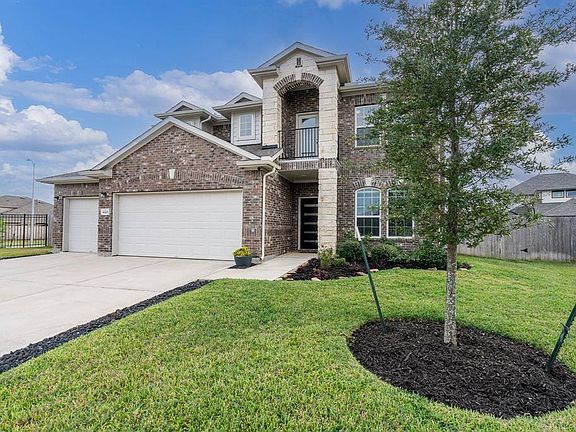 3rd image of 16103 Meadowlark Pines Ln