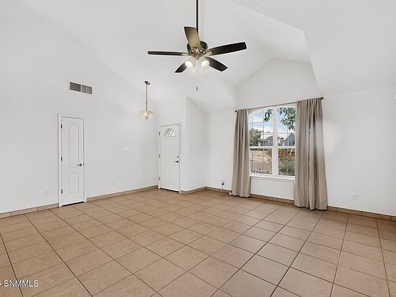 4th image of 753 Scenic View Dr