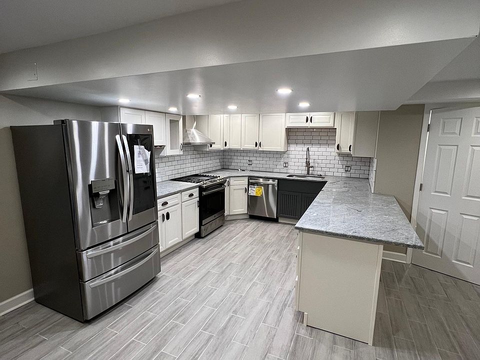 1st image of 2523 W Lunt Ave #G