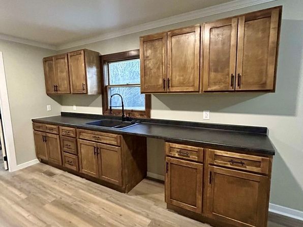 2447 Old McKenzie Hwy, Henry, TN 38231