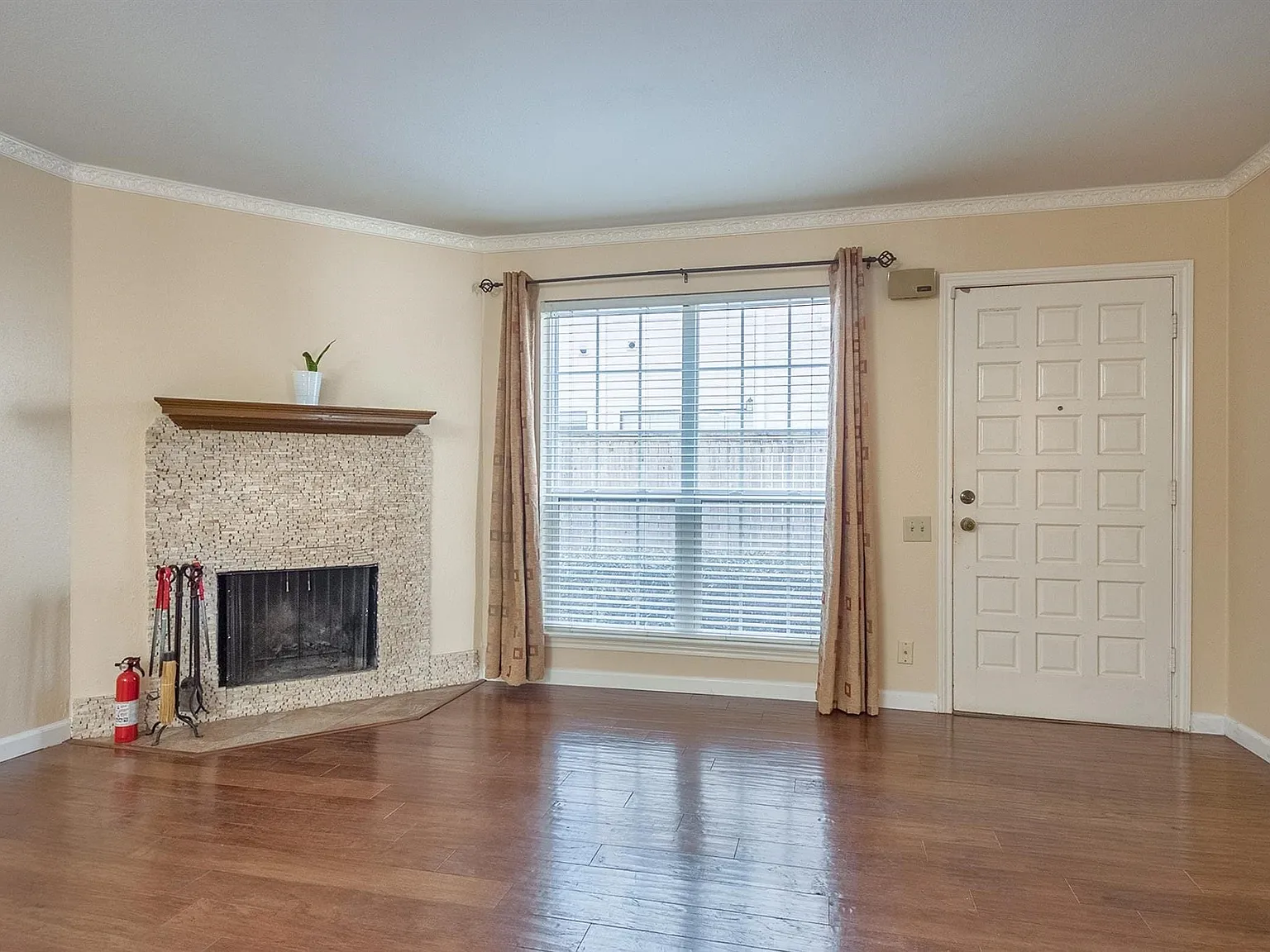2 bed, 2.0 bath, 1156 sqft, $2,900 — Photo 4