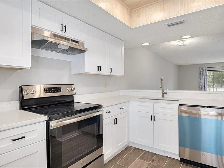 218 Caryl Way — Photo 11