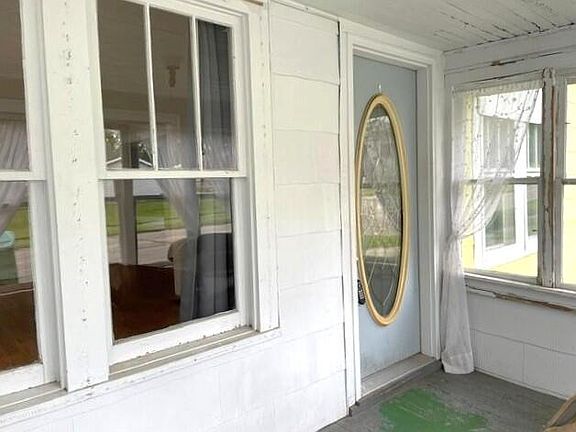 2nd image of 303 N Lowe St