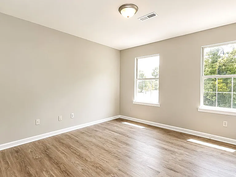 2827 Dayton Blvd #1 — Photo 14