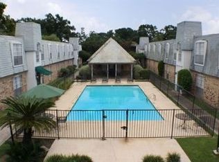 2100 College Dr APT 3, Baton Rouge, LA 70808