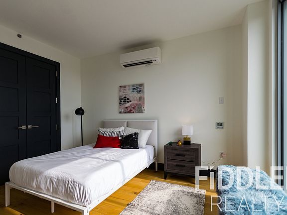 5th image of 10 Montieth St #638A