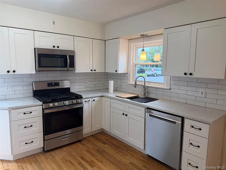 375 E Chester St — Photo 2