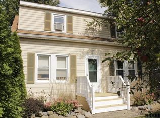 16 Wisconsin Ave, Rensselaer, NY 12144