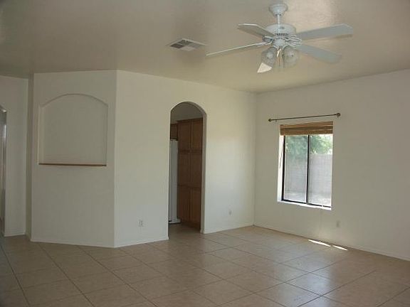 2nd image of 2510 E Grovers Ave