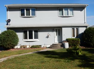 710 13th St NW, East Grand Forks, MN 56721
