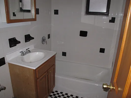 Rented by SUN WOOD REAL ESTATE | media 2