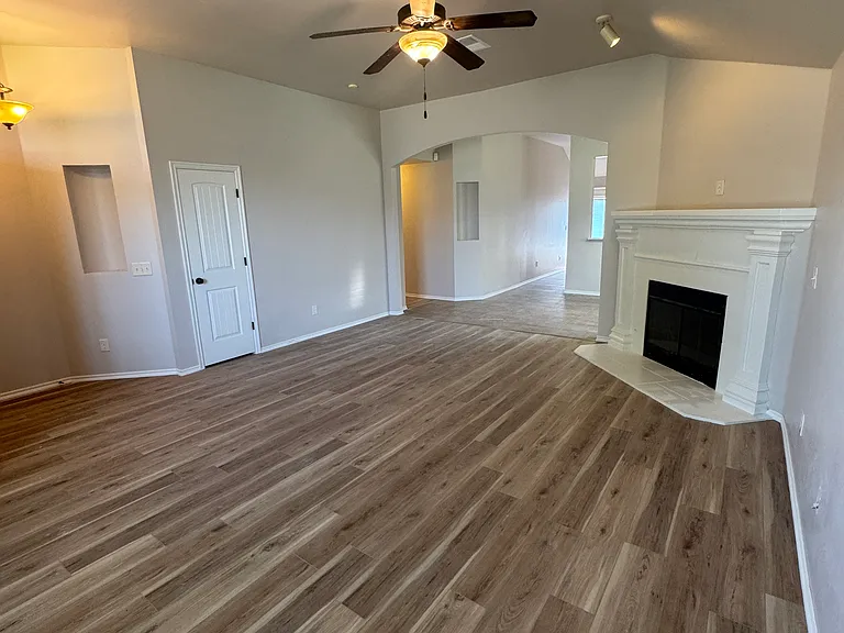 4408 Brooklyn Ave — Photo 7