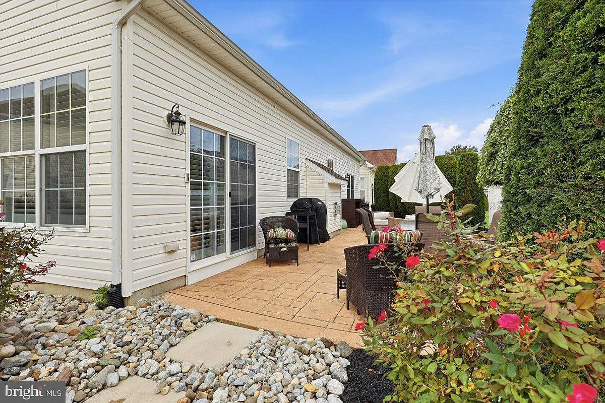 3 bed, 2.5 bath, 2509 sqft, $3,800 — Photo 4