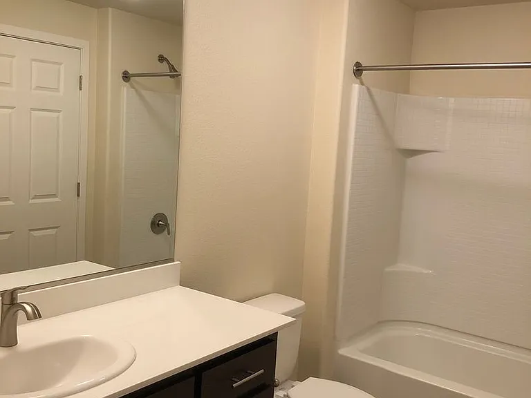 Luxe Ripon Apartments — Photo 57