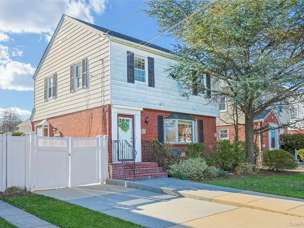 72 Spruce Street, West Hempstead, NY 11552