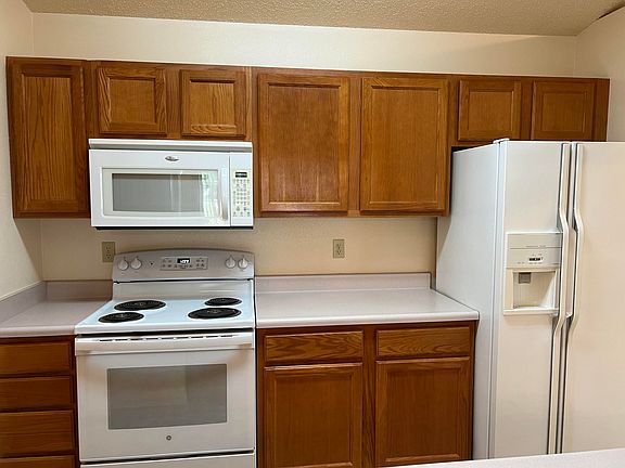 4th image of 208 Brick St SE