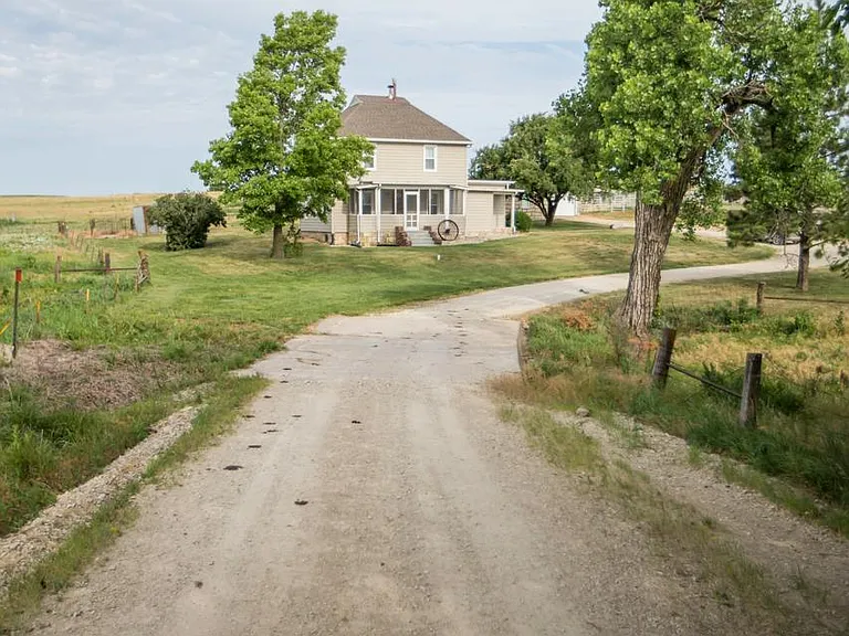 17960 Oak Grove Rd — Photo 4