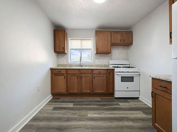 2nd image of 420 Broadway Ave APT 4