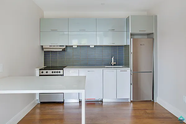 Rented by EXR | media 24