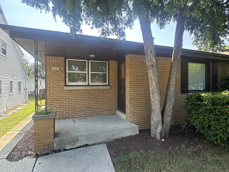 6429 W Leon Ter — Photo 1