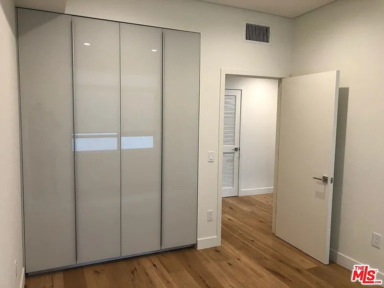 938 S Orange Grove Ave #201 — Photo 14