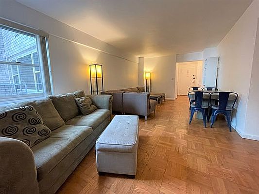 5th image of 100 W 57th St APT 12P