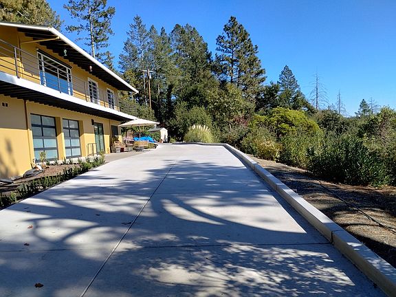 2nd image of 462 Bella Vista Dr