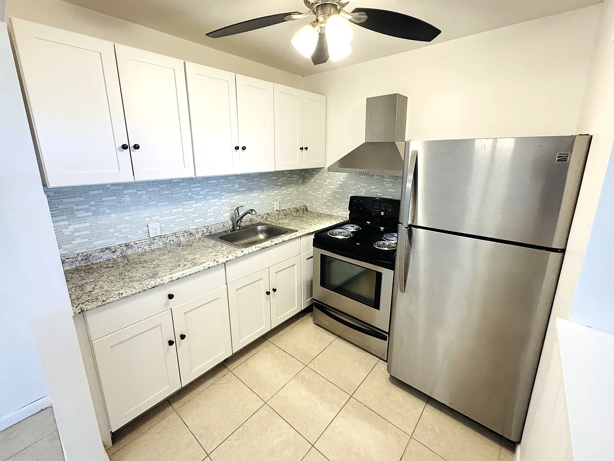 Primary Photo - 138 Fanshaw D #D