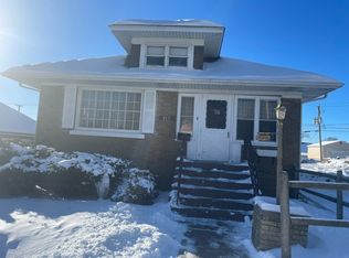 813 Vine St, Joliet, IL 60435